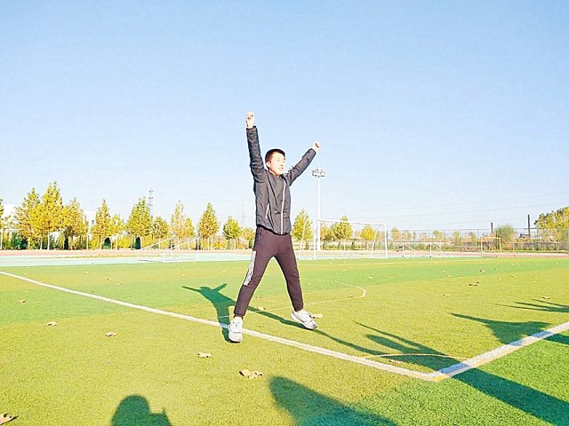 趣味燃脂 逐影夕阳——淬炼商学院开展第二届“燃烧吧 脂肪!”活动