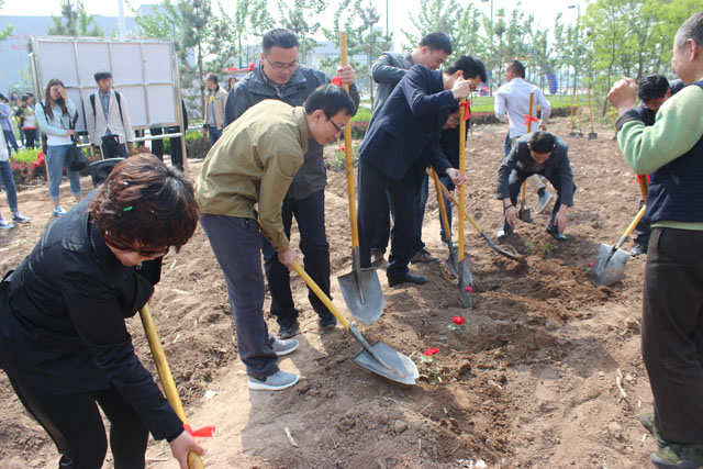 播种希望  收获未来——我院“学生自主农场实践基地”正式启动