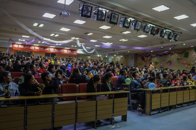 只脚踏江山 妙语赢天下——环科系第五届“超级主持人”金话筒大赛