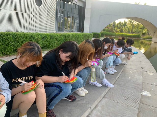 【完满班级】珍惜青春缤纷时 挑战人生至高点——经济与管理学院五月完满班级活动纪实（七)