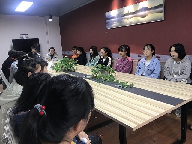 【完满班级】追忆红色经典 体味文化乐趣——经济与管理学院十二月完满班级纪实(五)