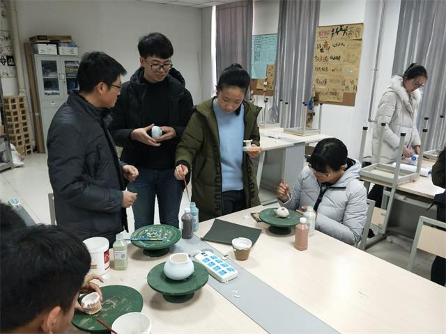 再现泥塑 完美收官——机电工程系首届文化节之“以泥之形 塑情之物”
