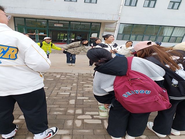 【完满团支部】相约春游 一路生花——食品与环境学院食安2202班完满团支部活动