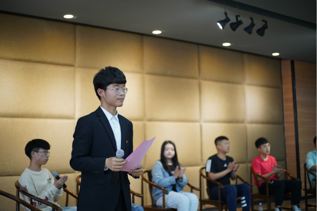 榜样面对面 青春绽风采——“青马工程”完满教育学生骨干培养计划第九期培训班“优秀团干面对面”分享座谈会顺利举办