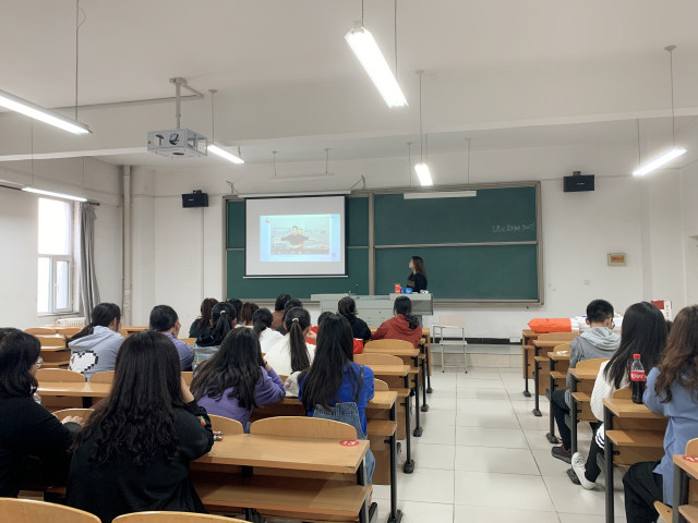 【完满班级】 传递爱心 人间温暖——外国语言文学系英语1807班、经贸1801班、涉外1801班