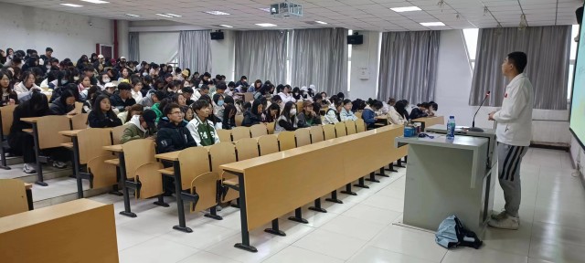 【辅导员完满】放飞心灵 爱自己——淬炼·国际商学院2022级辅导员说完满活动