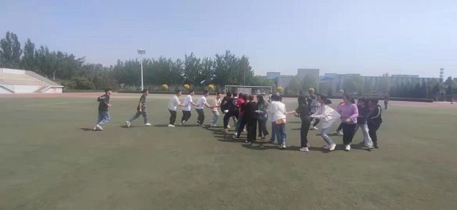 【完满班级】重温经典 忆童年——艺术传媒学院环设2001班