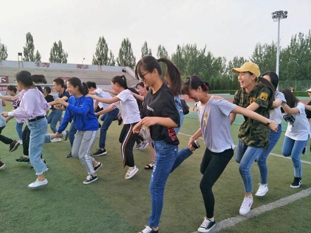 【完满班级】正青春 享执着——淬炼商学院九月完满班级主题活动(二十八)