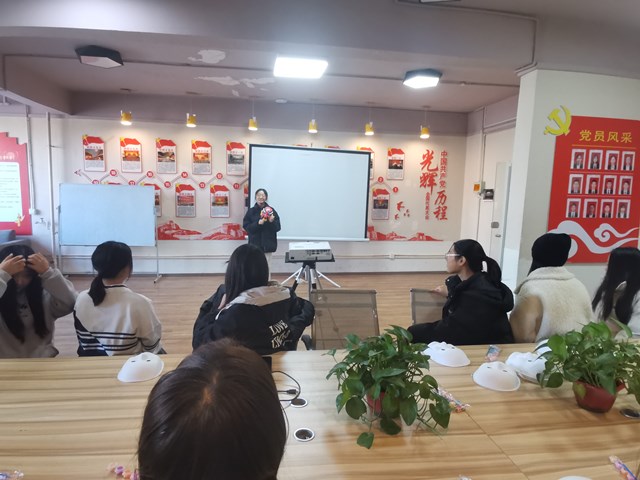 【完满班级】传承非遗 绘画脸谱——淬炼·国际商学院财务2003班完满班级活动