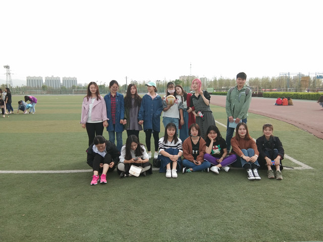 【完满班级】扬阳光气魄 展青春姿态——外语系举办4月完满班级活动