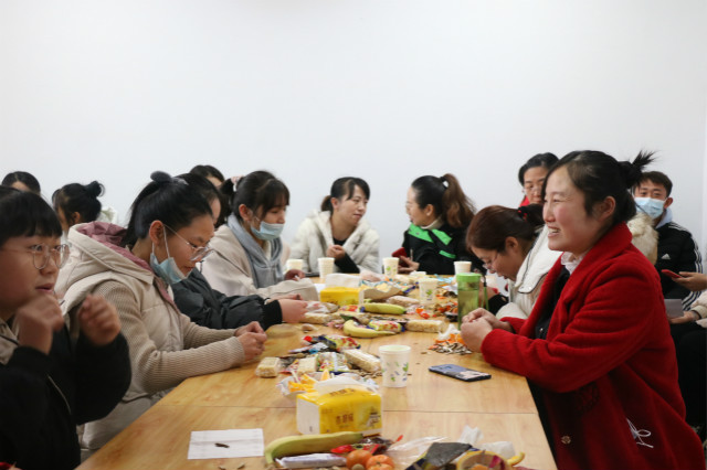 凝心聚力作总结 不忘初心得始终——外语系分工会迎新年联欢茶话会