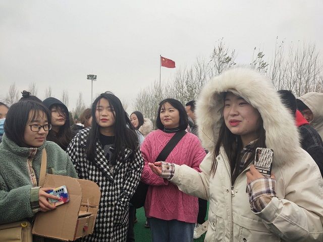 【完满班级】创意环保 变废为宝——食品与环境学院园林2002班完满班级活动