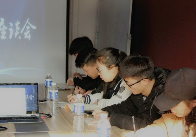 劈风斩浪前行 经管志在巅峰——经管系2017-2018学年期中完满活动总结