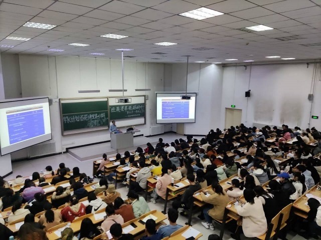 学长计划第804期：孤单坚韧身 勇赴考研路——食品与环境学院“学长计划·百花讲堂”第103期