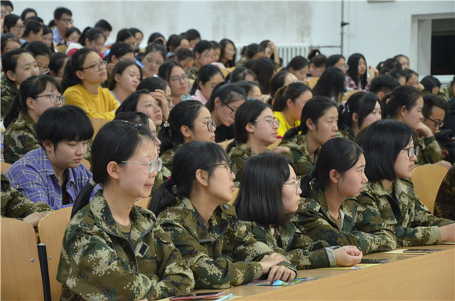 从细微处出发 致力学生成为完满之才——淬炼商学院2018级新生完满教育宣讲大会