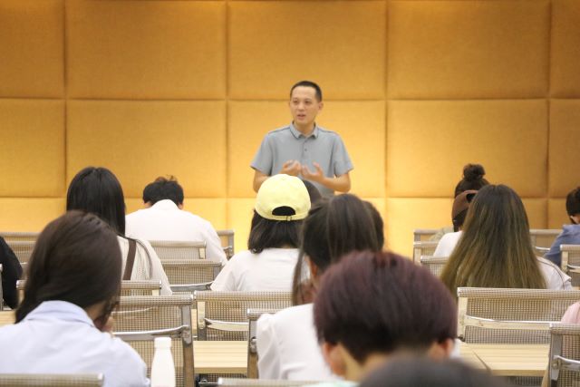 完满起航 赓续前行——商务英语学院2023-2024学年完满教育工作研讨推进会