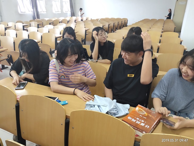 【完满班级】十里不同音 方言思故乡 ――信管1701班“方言叙家乡”主题活动