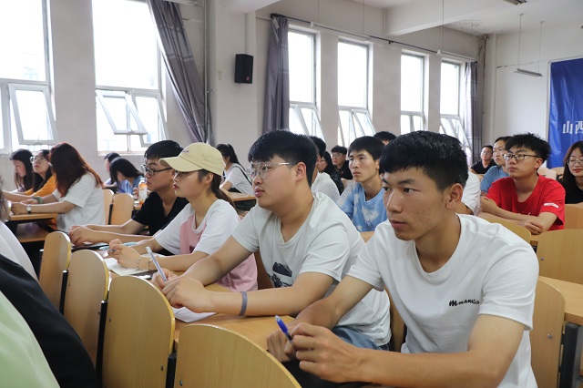 积极阳光向上 烦恼压力释放——经济与管理学院开展干部培训第八期第八讲