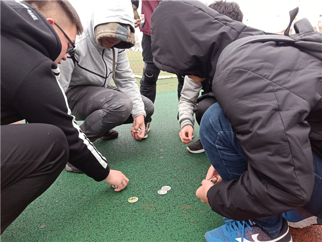 【完满班级】欢笑忆童年 开怀享童趣——网工1802班“回忆童年”趣味小游戏活动