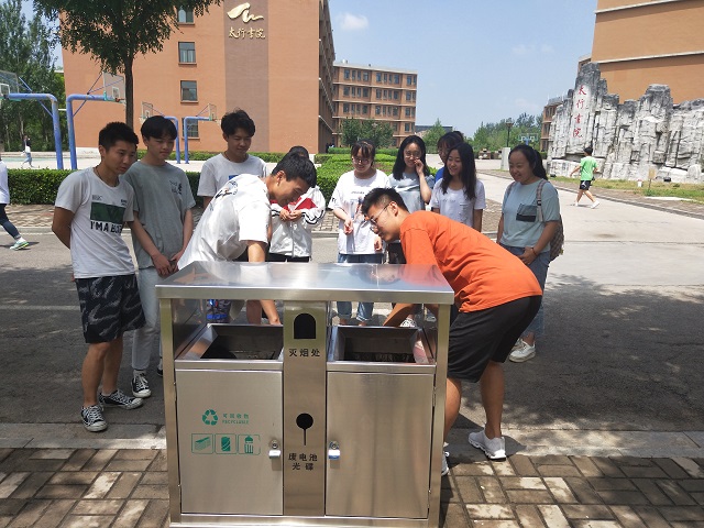 【完满班级】慈善行动 广施善行——环设1804垃圾分类知识普及完满班级活动