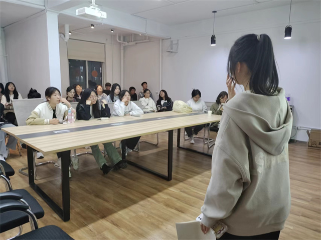 以吾少年意气 许国万里恒昌——商务英语学院十月完满团支部活动集锦