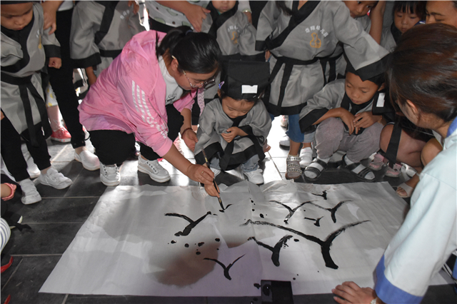 了解启蒙礼仪 感悟文化魅力——大数据学院、信息工程学院“情系三农”实践团