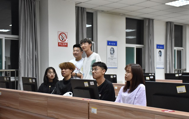 奇思妙想 创意无限——第三届“创想杯”招生广告创意大赛大数据学院、信息工程学院选拔复赛