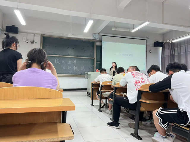 【辅导员说完满】诚以立身 信以致远——智能工程学院2021级辅导员说完满活动
