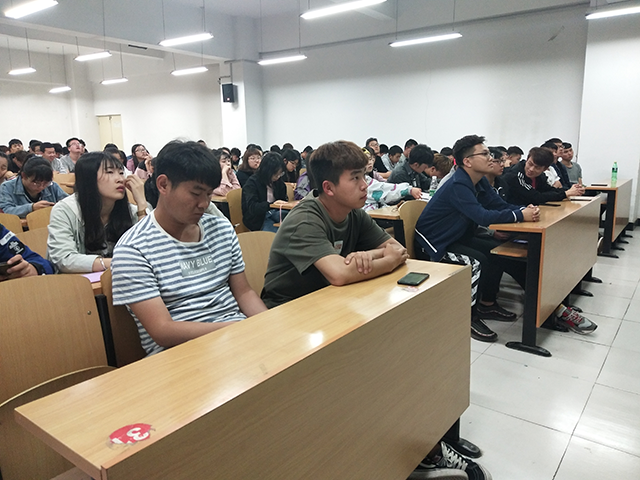 【辅导员说完满】深入了解完满学分 积极参与艺体益社——大数据学院举办辅导员说完满主题班会