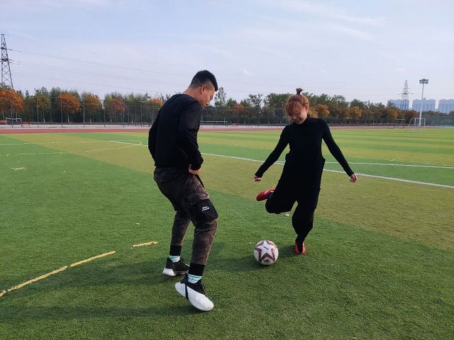 【完满班级】体育使校园充满活力 校园因体育勃发生机——环设1803班快乐足球班级赛