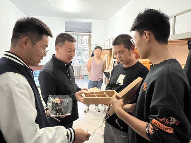 当中秋节遇上国庆 当小艺遇到可爱的“你们”