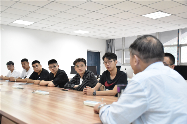 【院长接待日】扬梦航帆 带着理想出发——大数据学院、信息工程学院召开2018—2019春季学期就业前景及职业规划的会议