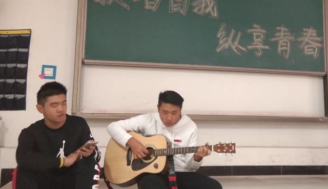 【完满班级】淬炼商学院11月完满班级主题活动回顾(四)——营销1802班举办完满班级主题活动