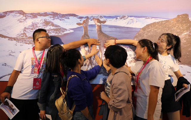 平遥城就是我们的大课堂——远景学院基于影展的跨学科团队教学实践