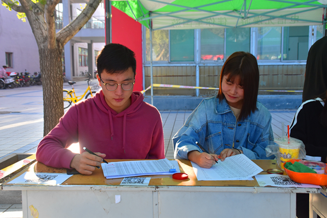 【迎新纪实】接过你的行囊 我们是一家人——大数据学院、信息工程学院迎新工作