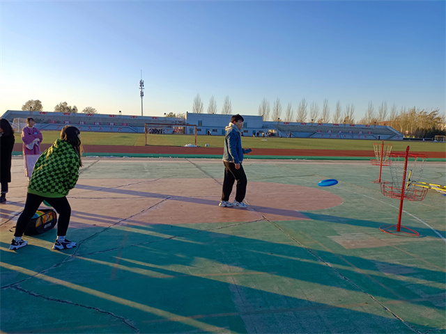 【完满班级】凝心聚力 极限飞盘——淬炼·国际商学院财务(专升本)2110班完满班级活动