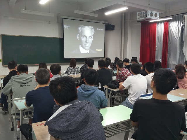 【完满班级】与时代发展同进步——艺术传媒学院环设1601班举办《互联网时代》观影活动