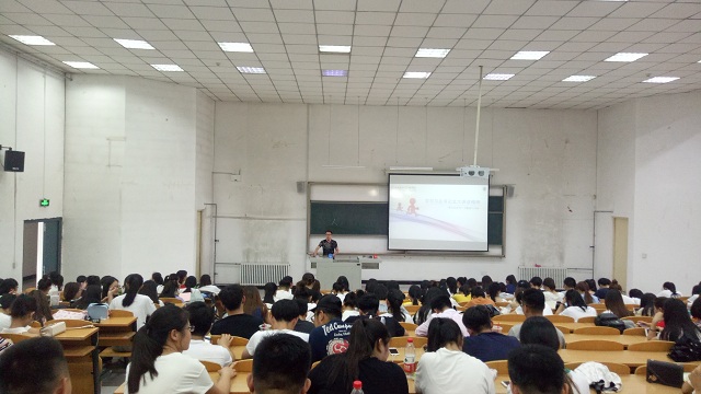 【主题团日】发扬五四精神  勇当民族复兴大任的时代新人——淬炼商学院15级学子开展主题团日活动