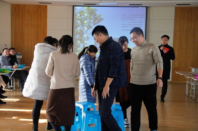 品人间百味 赏美酒芳香——食品与环境学院第五届“蒸馏吧 水果们”食品酿酒大赛