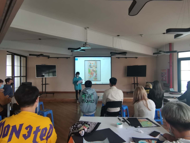 【1+1＞2】重阳节——敬老、爱老手绘传递爱心教学实践