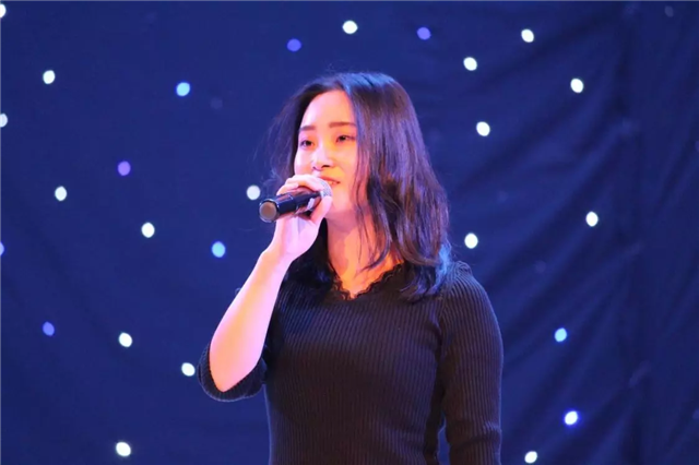 假面奏响天籁 面具之下以乐为魂——淬炼商学院举办第五届“蒙面歌王”歌手专场