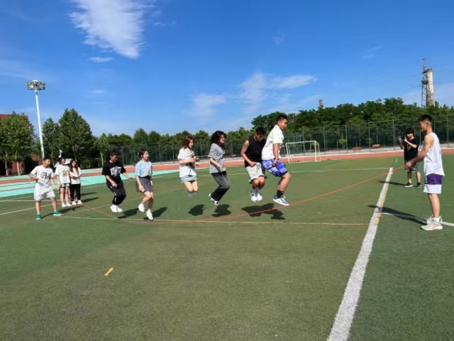 趣味跳跃 绳绳接力——淬炼·国际商学院班级团体跳绳比赛
