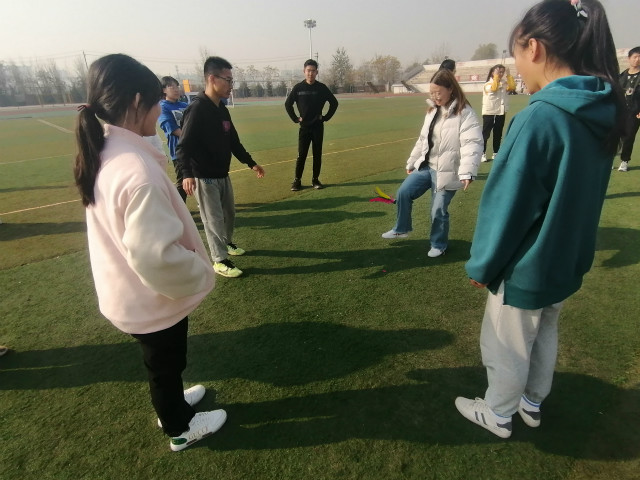 【完满班级】竞技不忘互帮互助 体育更展青春雄风——淬炼商学院会计1803班、行管2001班、会计2002班完满班级活动