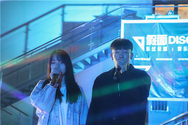 月华初上夜未央 青春似火 等你徜徉——第116期“FREE SUNSHINE”乌马河周末文化广场