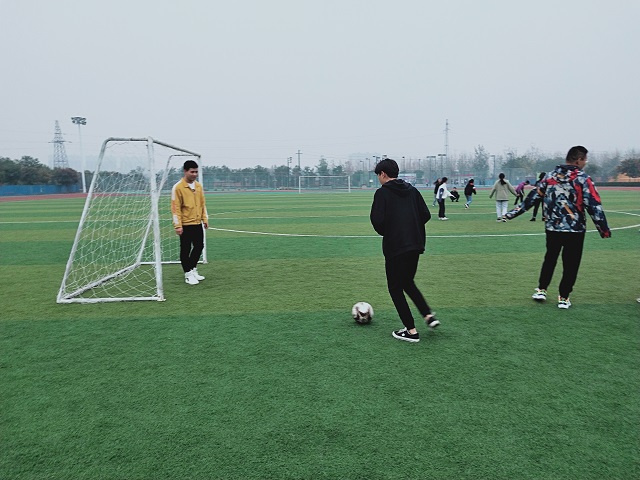 【完满班级】争先恐后 百步穿杨--艺术传媒学院环设1804班5v5足球比赛