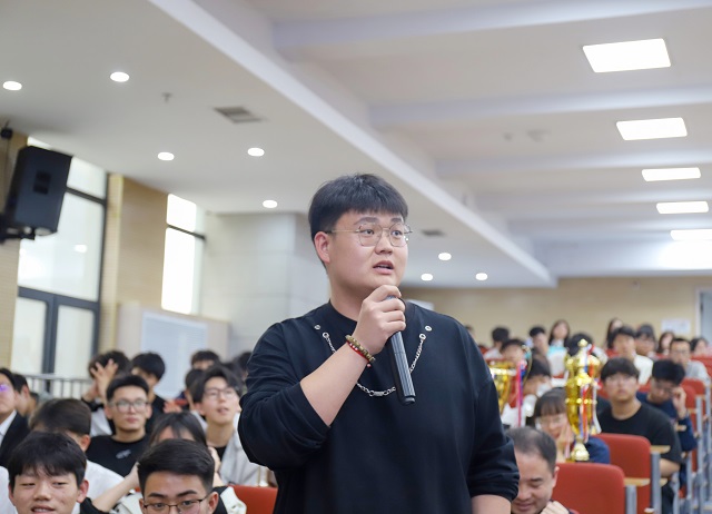 聚力蓄能:赓续前行再攀登——大数据学院、信息工程学院第十三届学生会优秀部门答辩