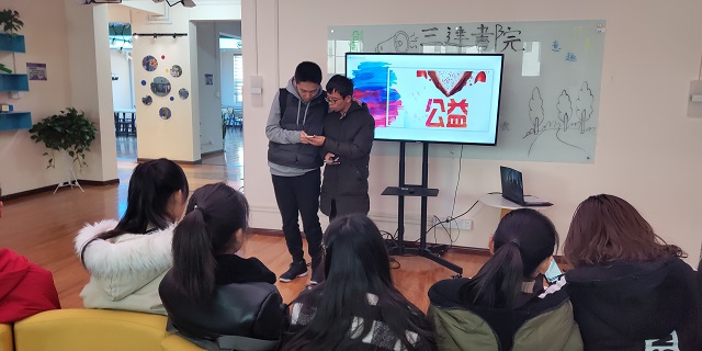 【完满班级】为爱朗诵 与爱同行——计科1803“善爱博行 为爱朗诵”活动