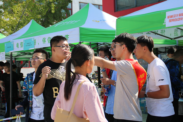 【迎新纪实】金秋送爽 喜迎新面孔 丹桂飘香 同庆新学期