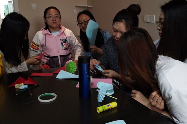 【完满班级】指间上的“艺术” “演”出来得文艺——外国语言文学系5月举办完满班级活动