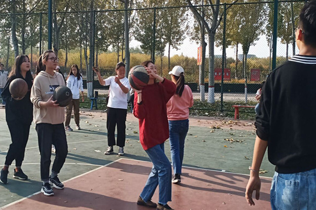 【完满班级】激情体育 凝神聚气 ——外国语言文学系英语1901班、英语1902班11月完满班级活动